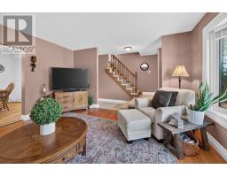 Family room - 995 Upper Wellington Street, Hamilton, ON L9A3S4 Photo 10