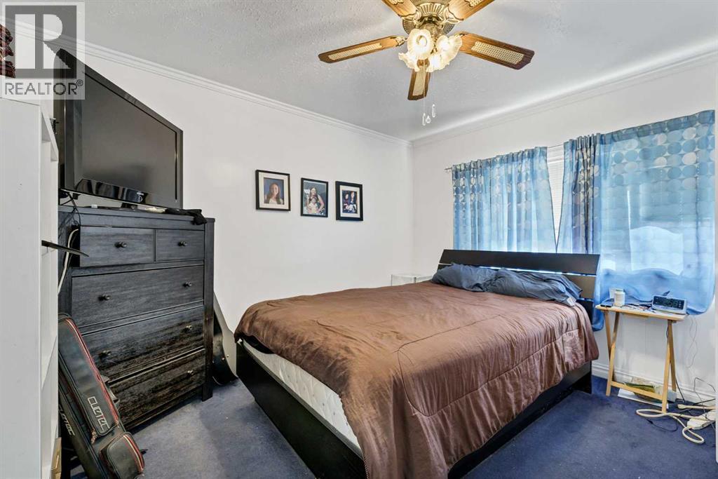 330 9 Street SE, photo 16 of 48