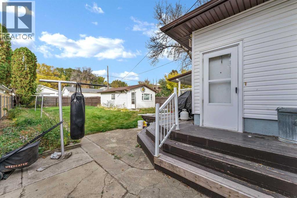 330 9 Street SE, photo 39 of 48