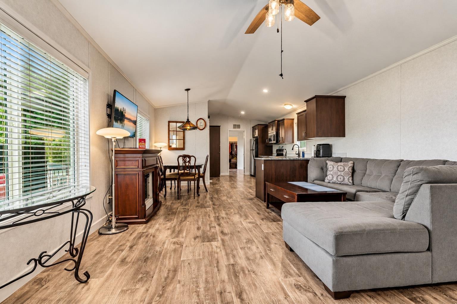 Photo of 9 41711 TAYLOR ROAD 2