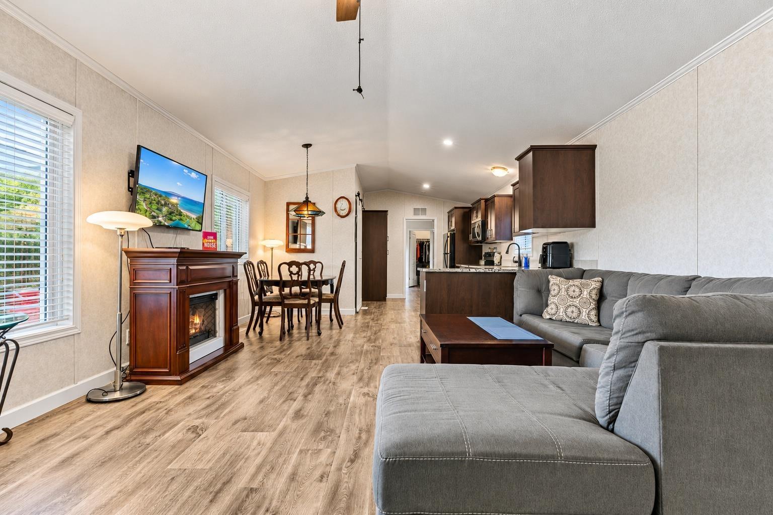 Photo of 9 41711 TAYLOR ROAD 3