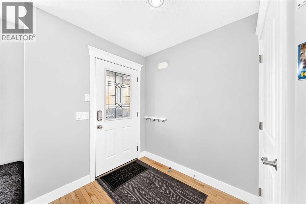 17 Kings Heights Drive SE, Airdrie — photo 3