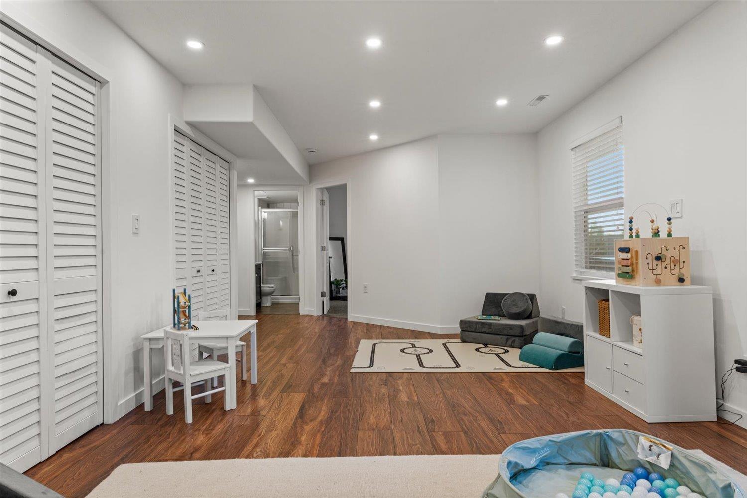 Photo of 2 5415 PEACH ROAD, Sardis South 21