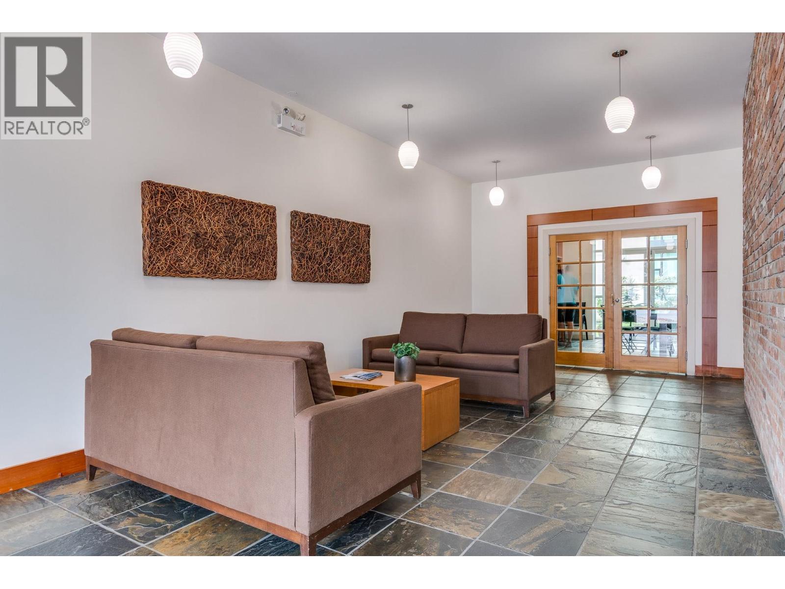 Photo of 316 2515 ONTARIO STREET 15