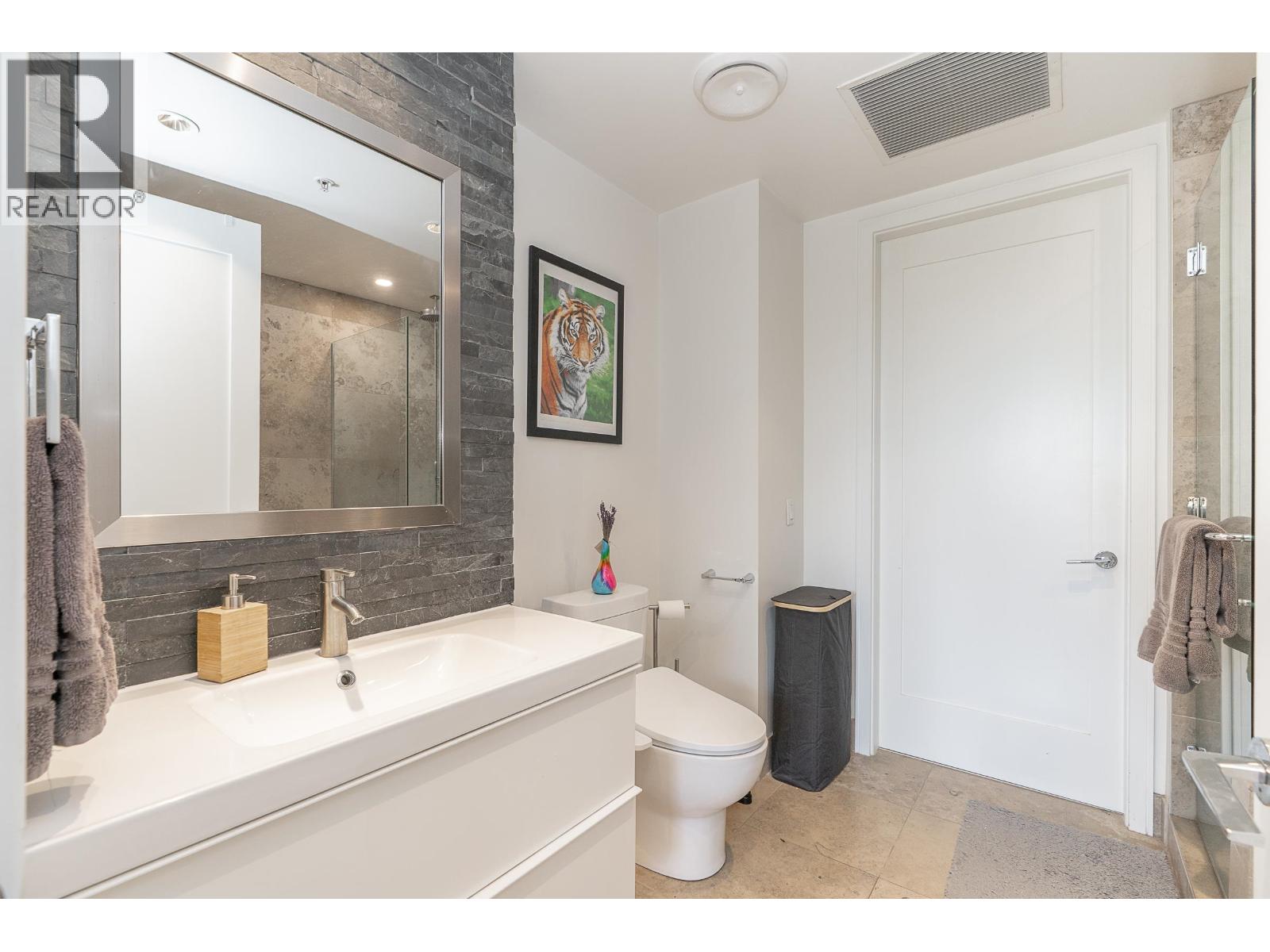 Photo of 203 181 W 1ST AVENUE 21