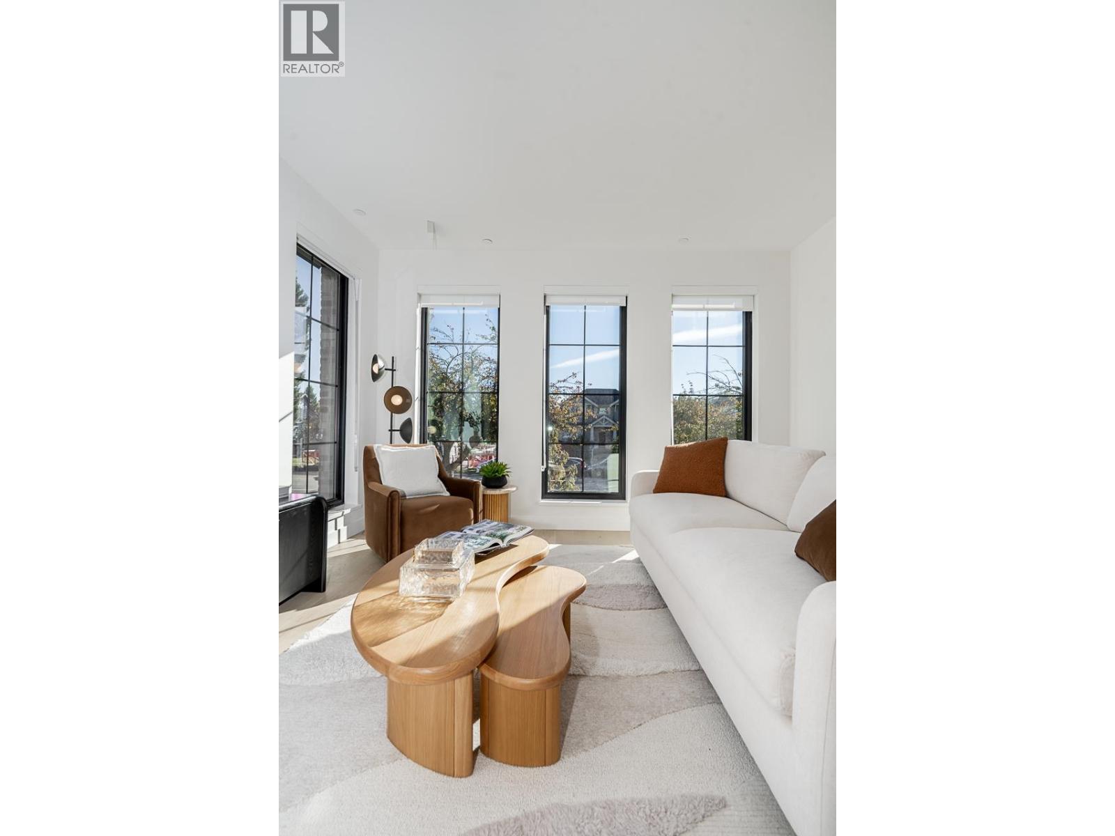 Photo of 101 157 W KING EDWARD AVENUE 3