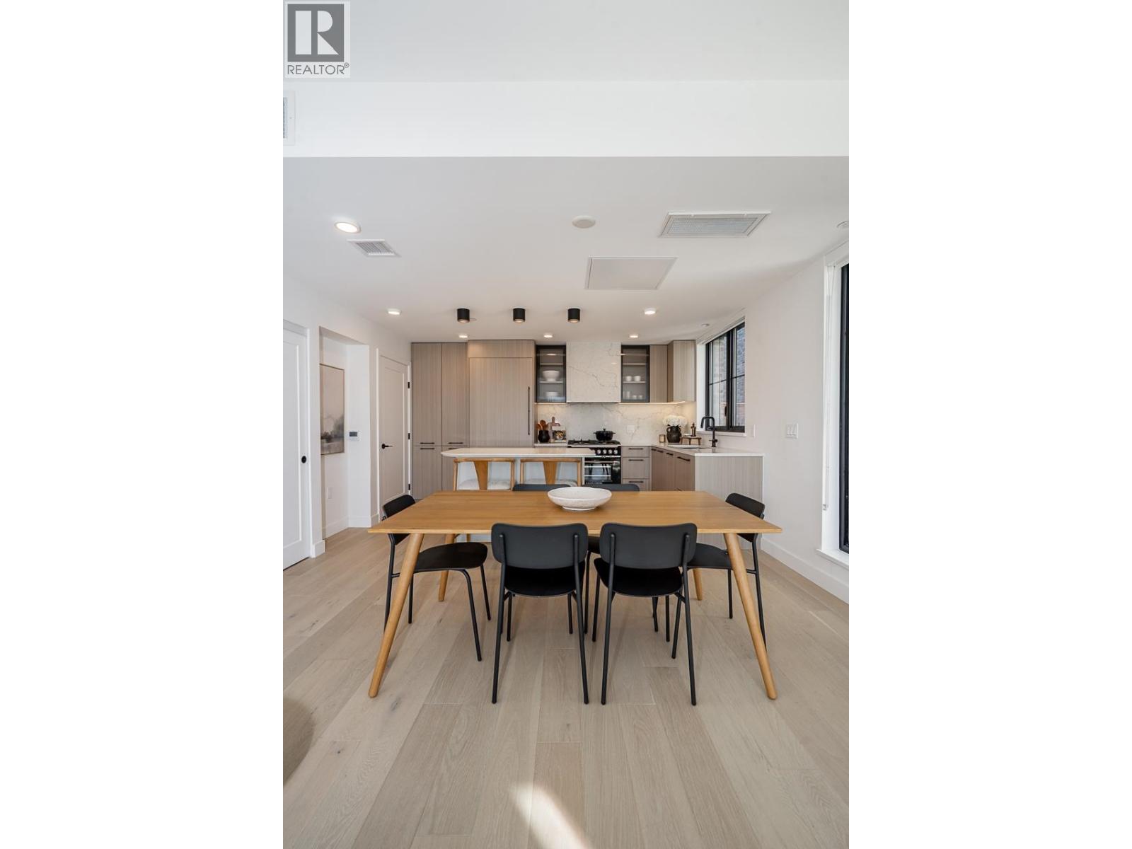 Photo of 101 157 W KING EDWARD AVENUE 10