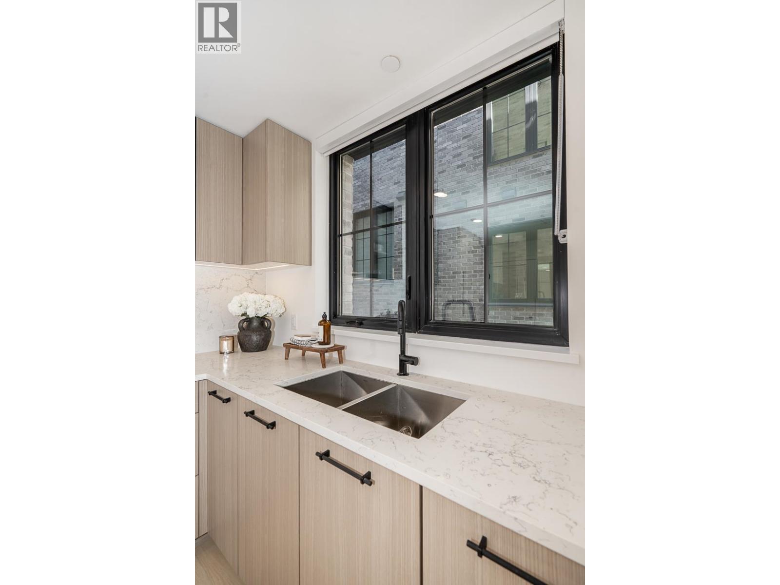 Photo of 101 157 W KING EDWARD AVENUE 19