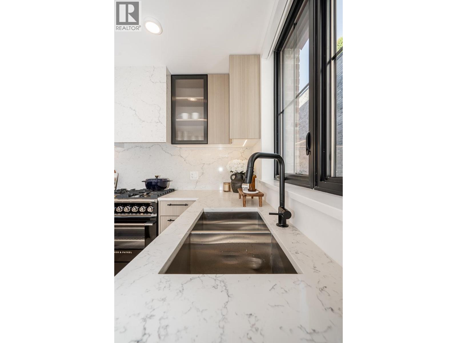 Photo of 101 157 W KING EDWARD AVENUE 20
