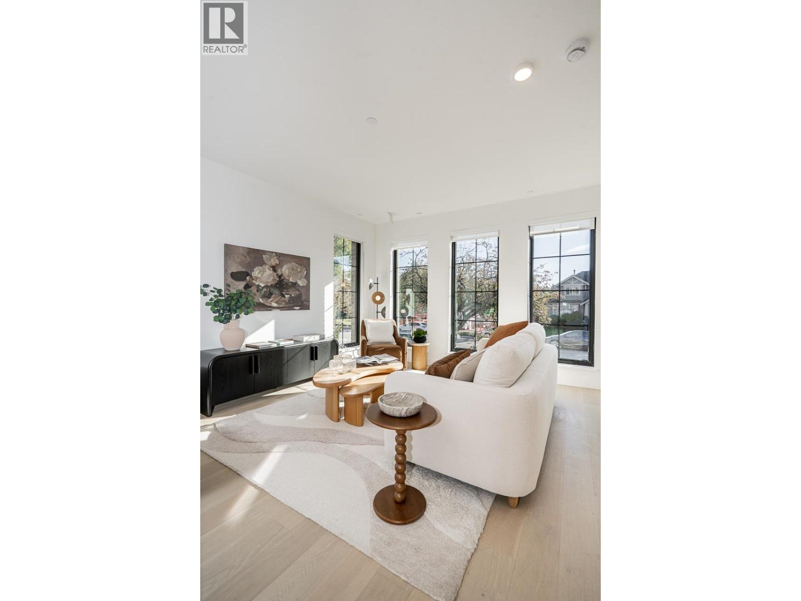 Photo of 101 157 W KING EDWARD AVENUE 2