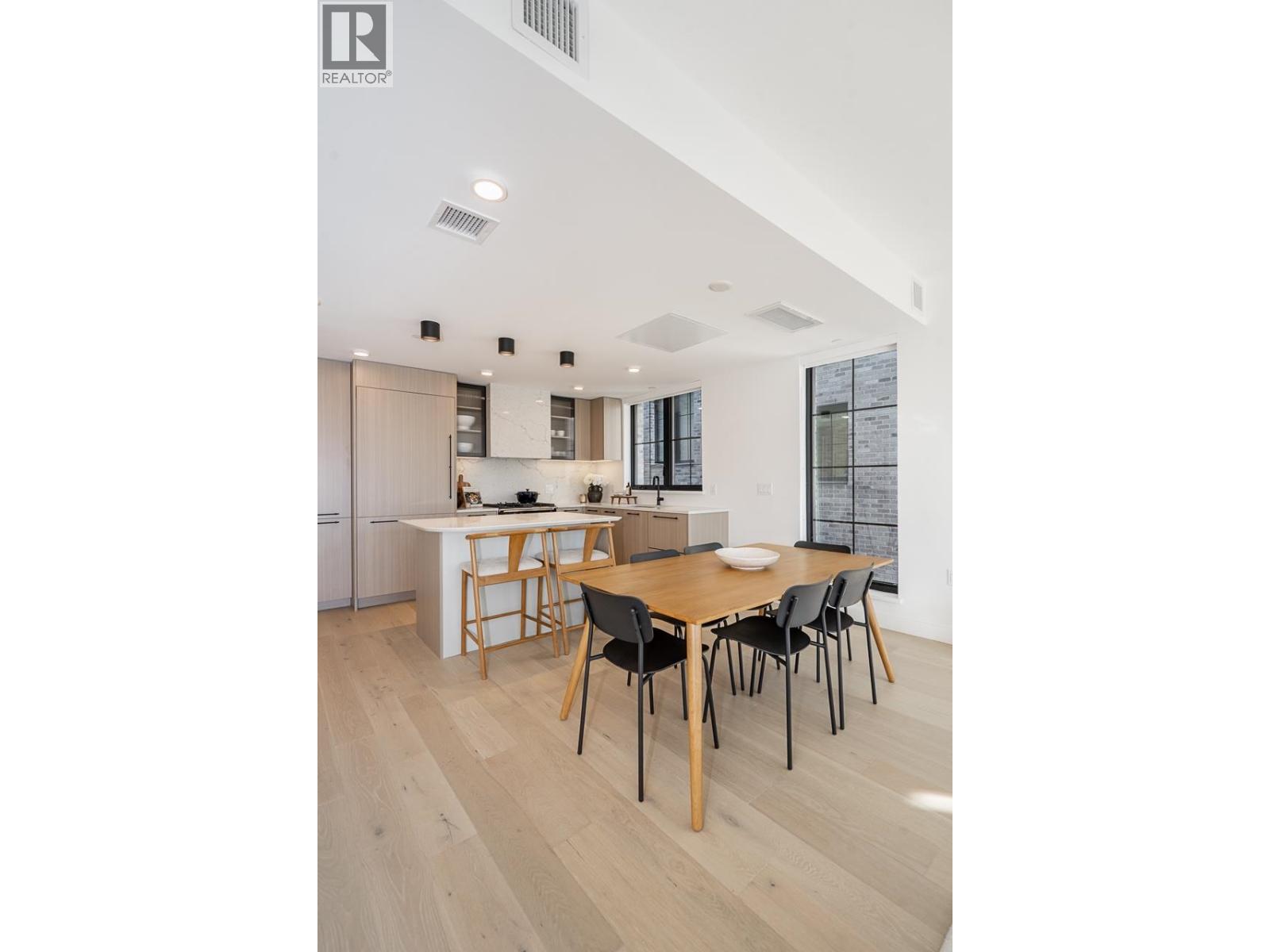 Photo of 101 157 W KING EDWARD AVENUE 12