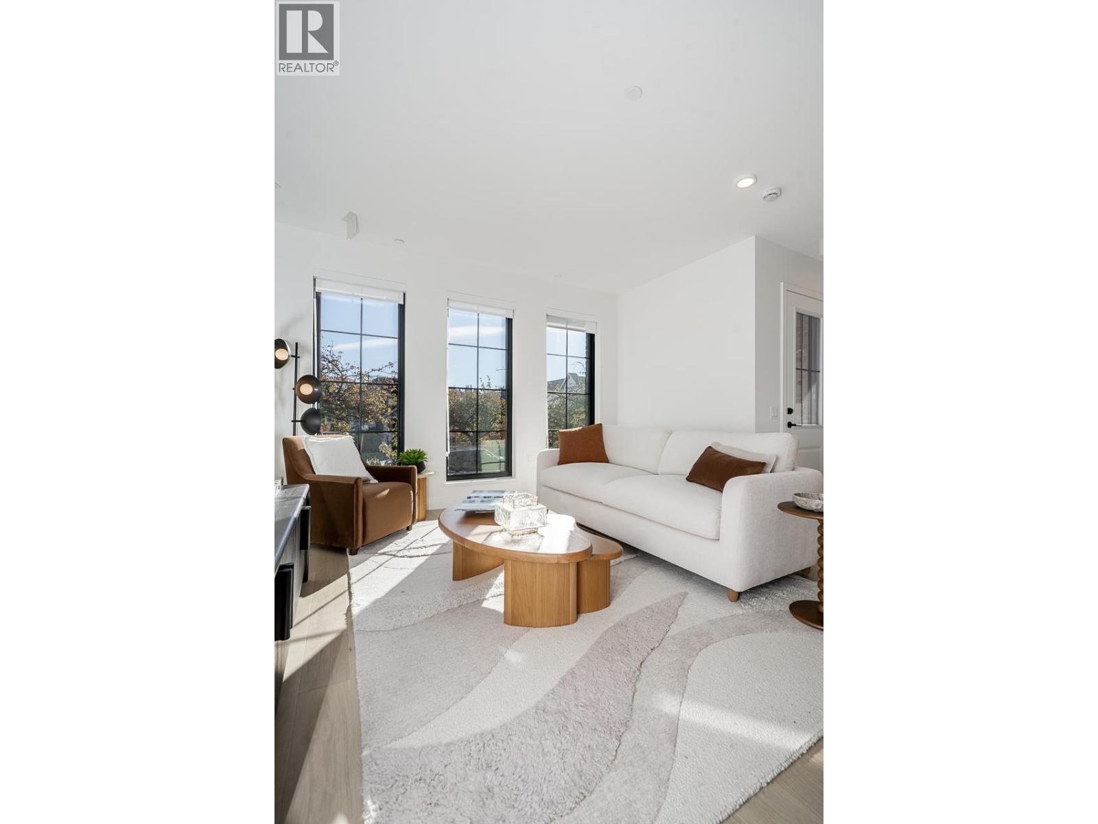 Photo of 101 157 W KING EDWARD AVENUE 4