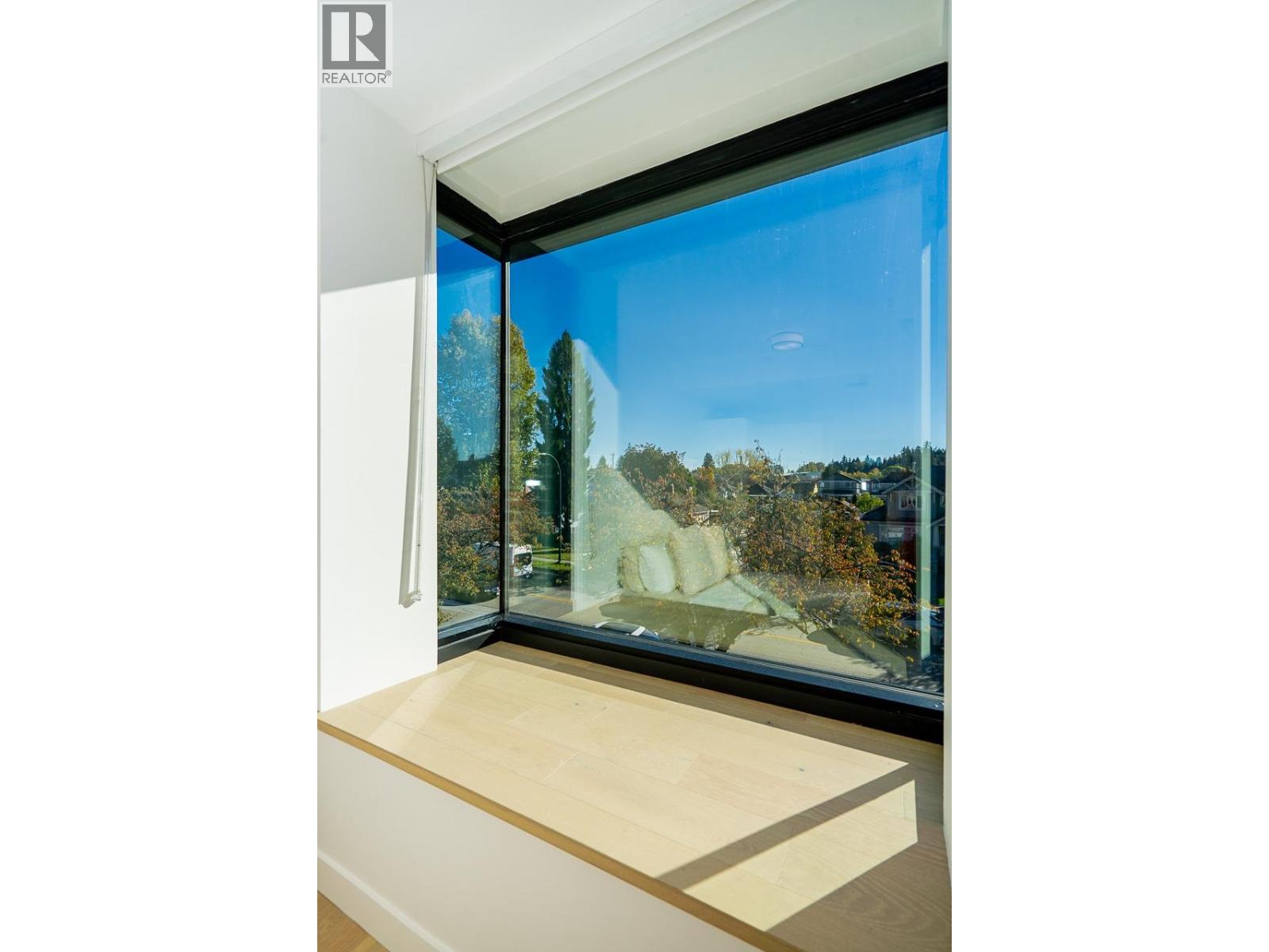 Photo of 101 157 W KING EDWARD AVENUE 33
