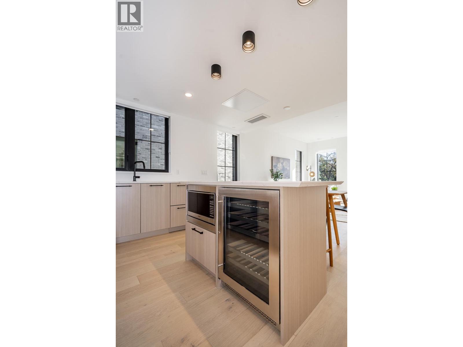 Photo of 101 157 W KING EDWARD AVENUE 17