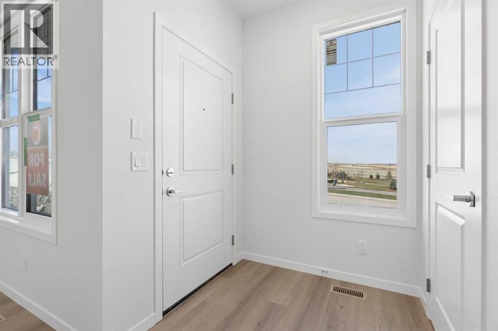 170 Aquila Grove NW photo 4