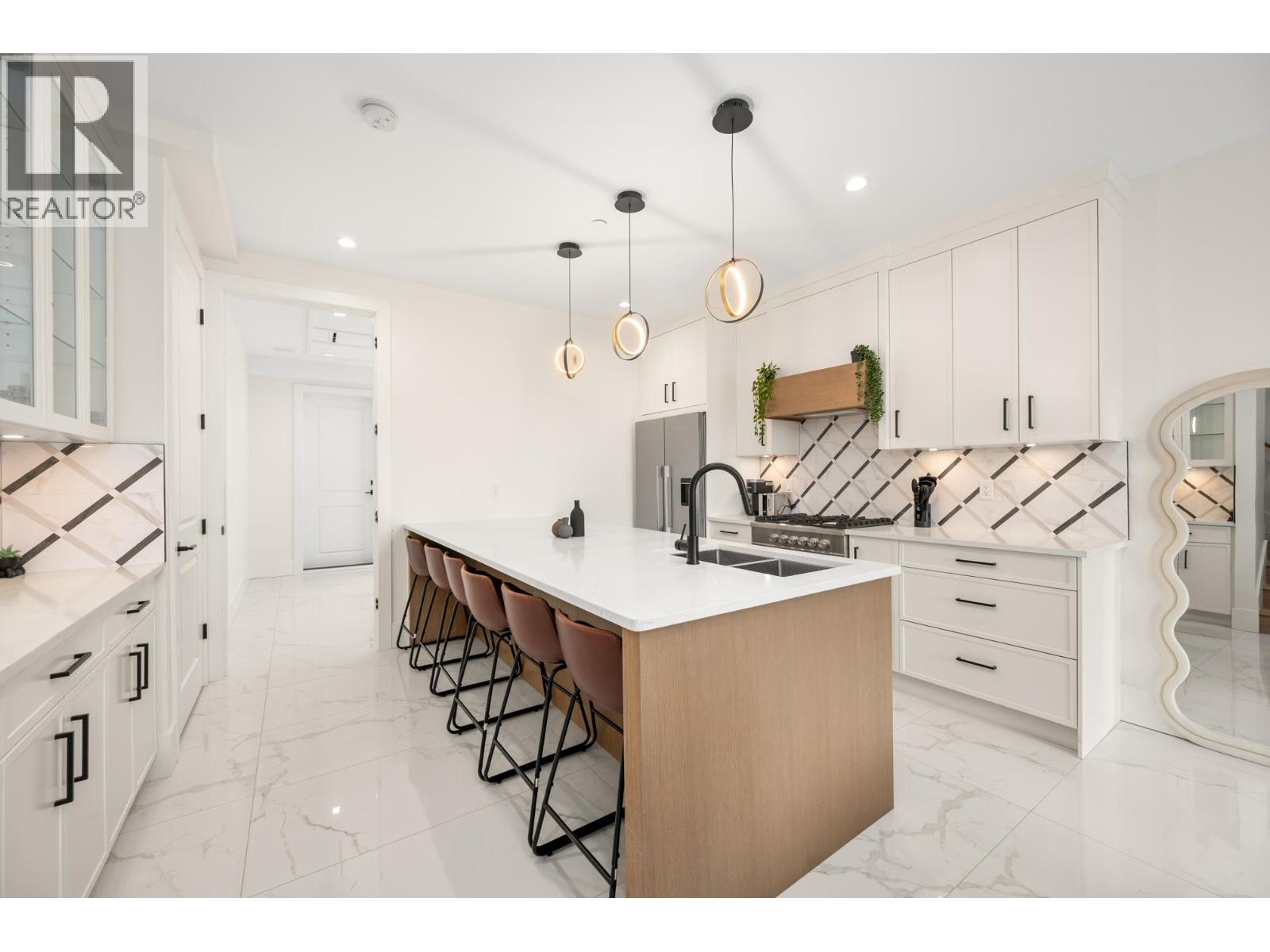 Photo of 1371 E 63RD AVENUE 10