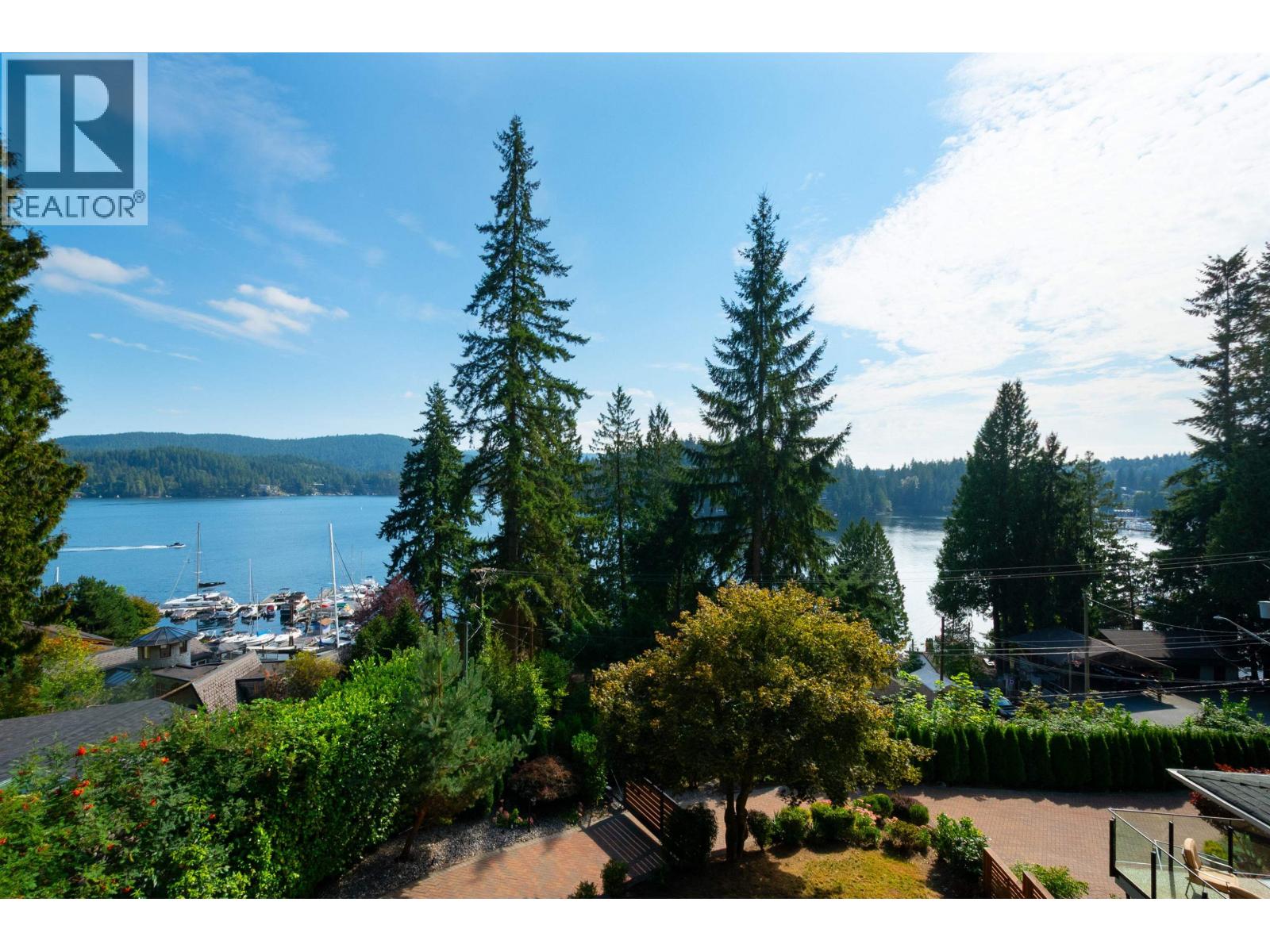 Photo of 2867 PANORAMA DRIVE 32
