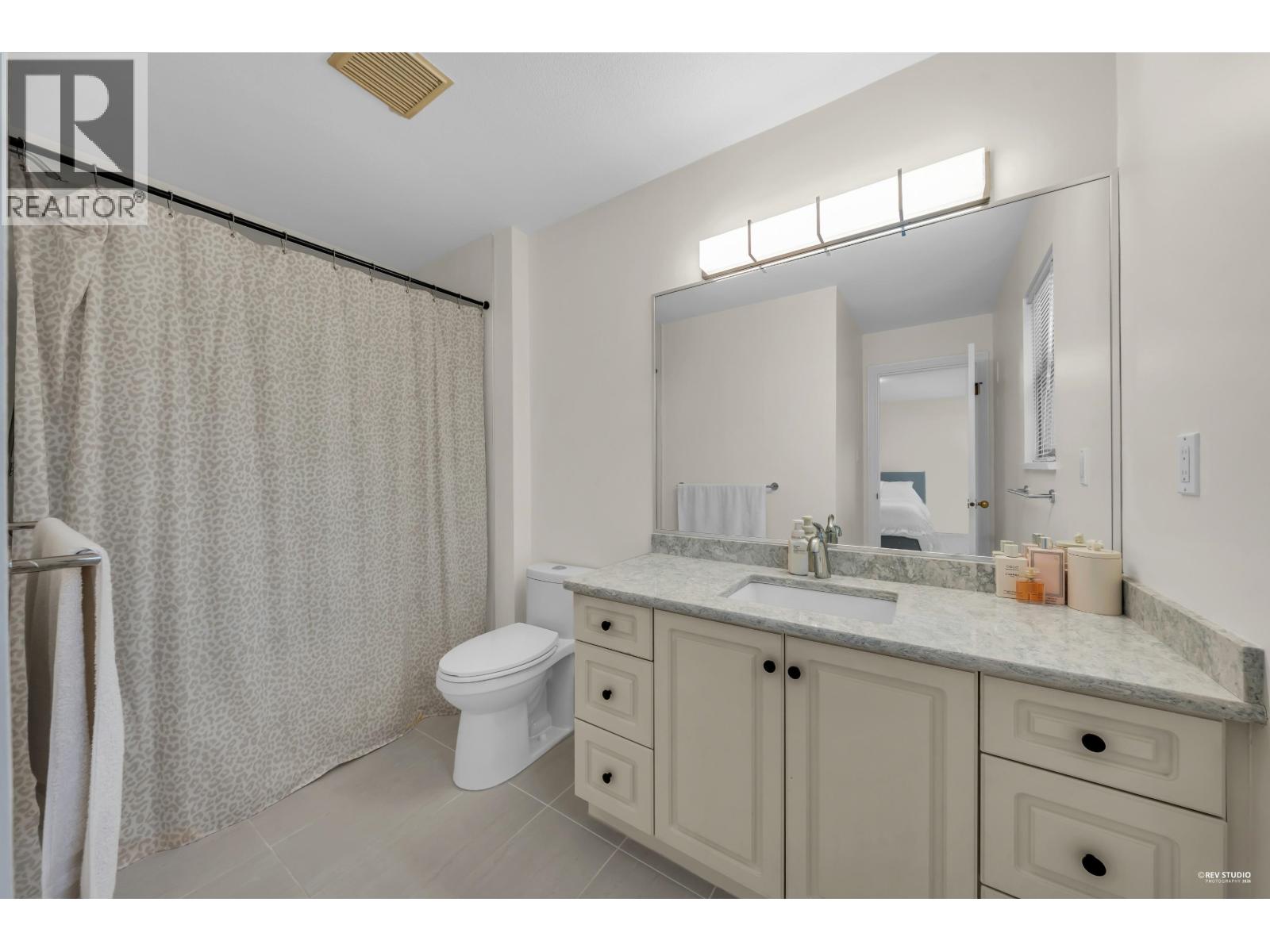 Photo of 3265 CHAUCER AVENUE 20