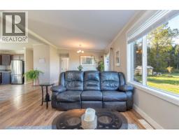 Den - 8258 Trans Canada Hwy, Westholme, BC V0R1K0 Photo 13