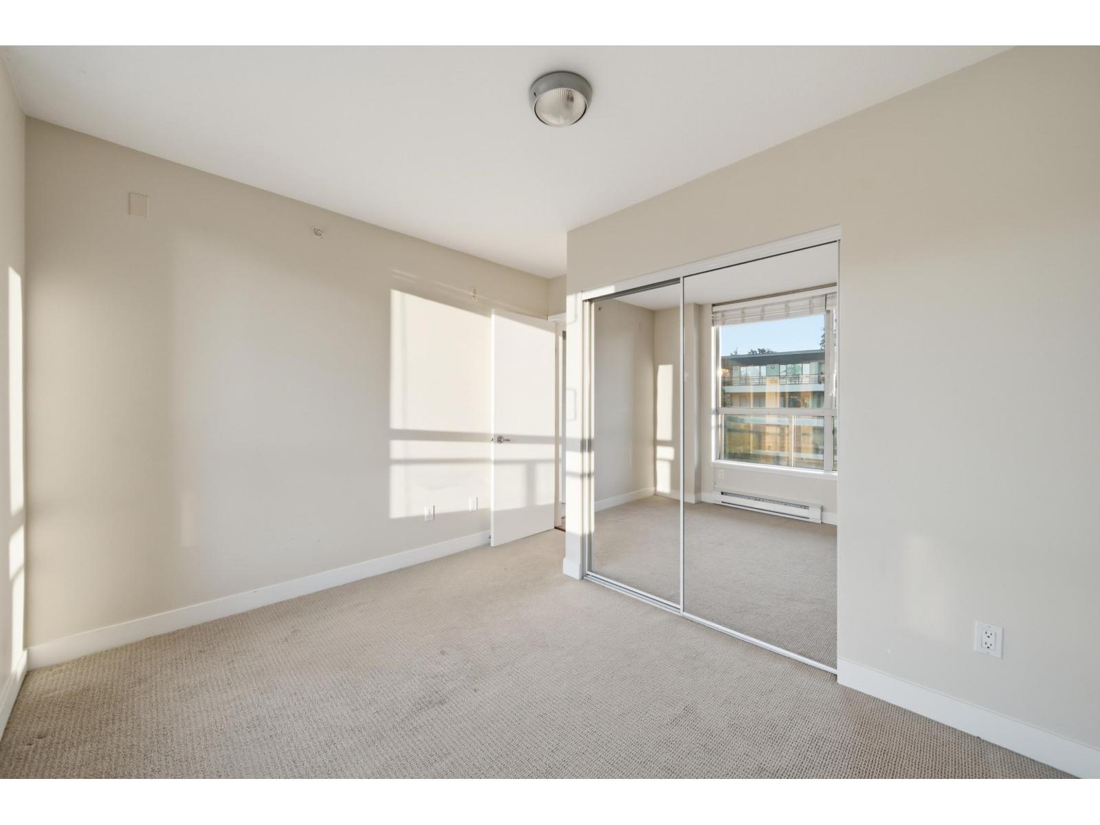 Photo of 303 15777 MARINE DRIVE 13