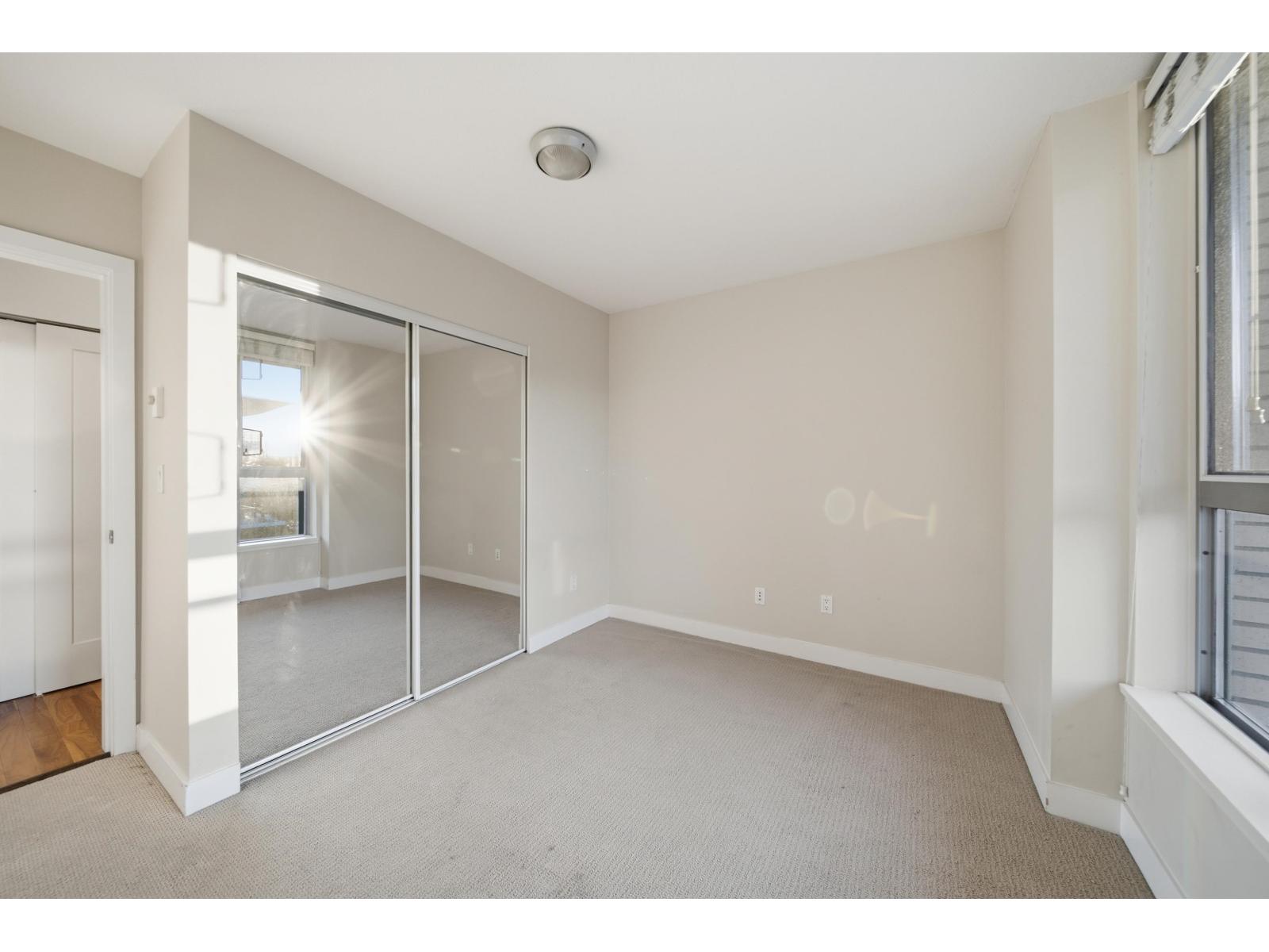 Photo of 303 15777 MARINE DRIVE 14