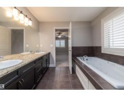 1976 67 St Sw, Edmonton, AB T6X0T4 Photo 25