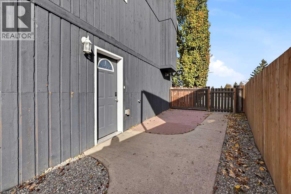 28 Newlands Avenue, Red Deer — photo 26