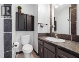Family room - 28 Newlands Avenue, Red Deer, AB T4P1Z9 Photo 11