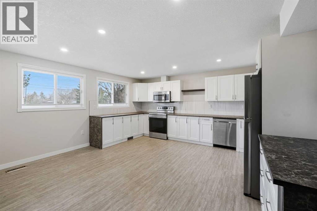 28 Newlands Avenue, Red Deer — photo 18