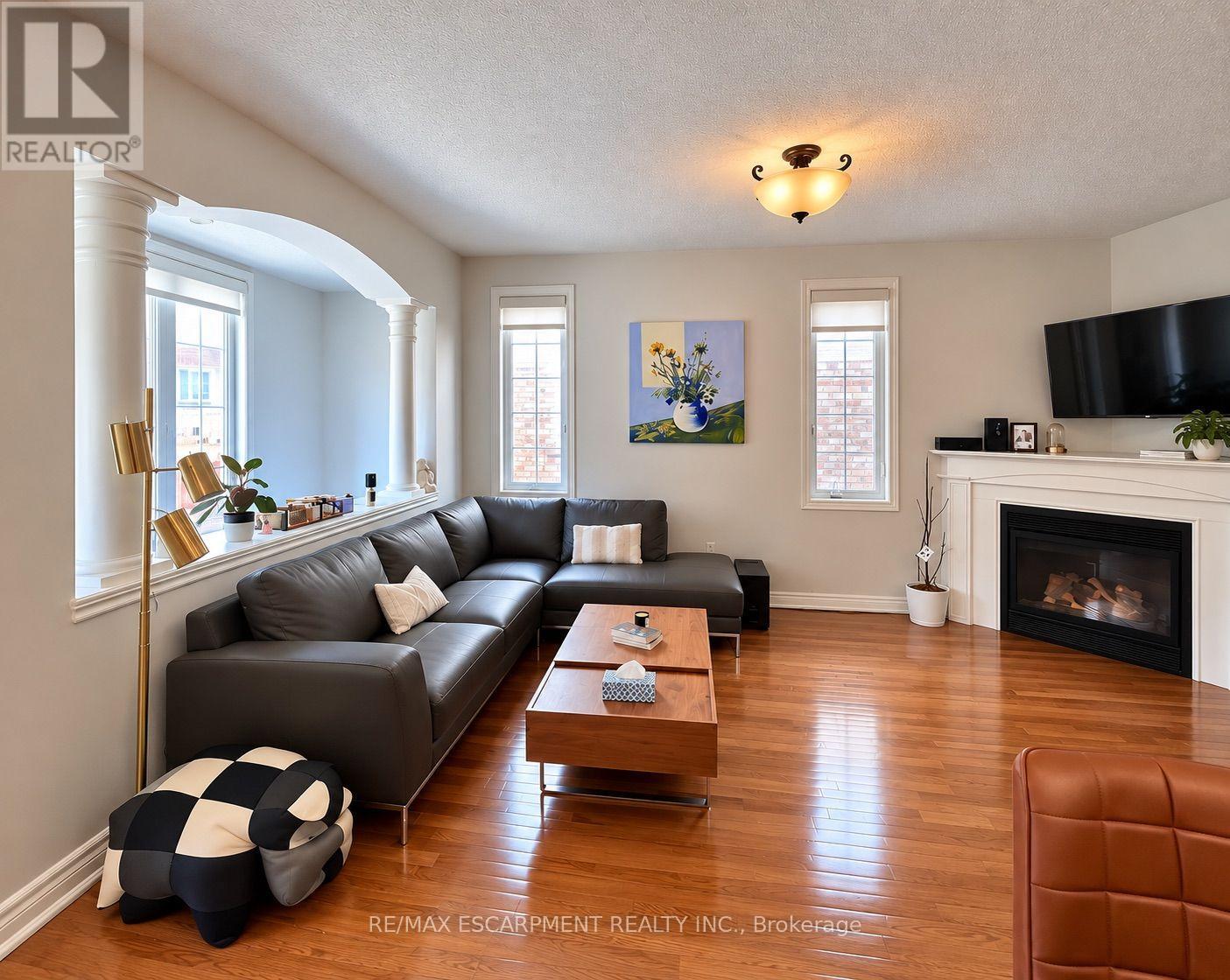 5321 Applegarth photo 4