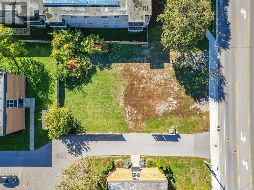 B- 574 ONTARIO Street, St. Catharines, ON photo 12