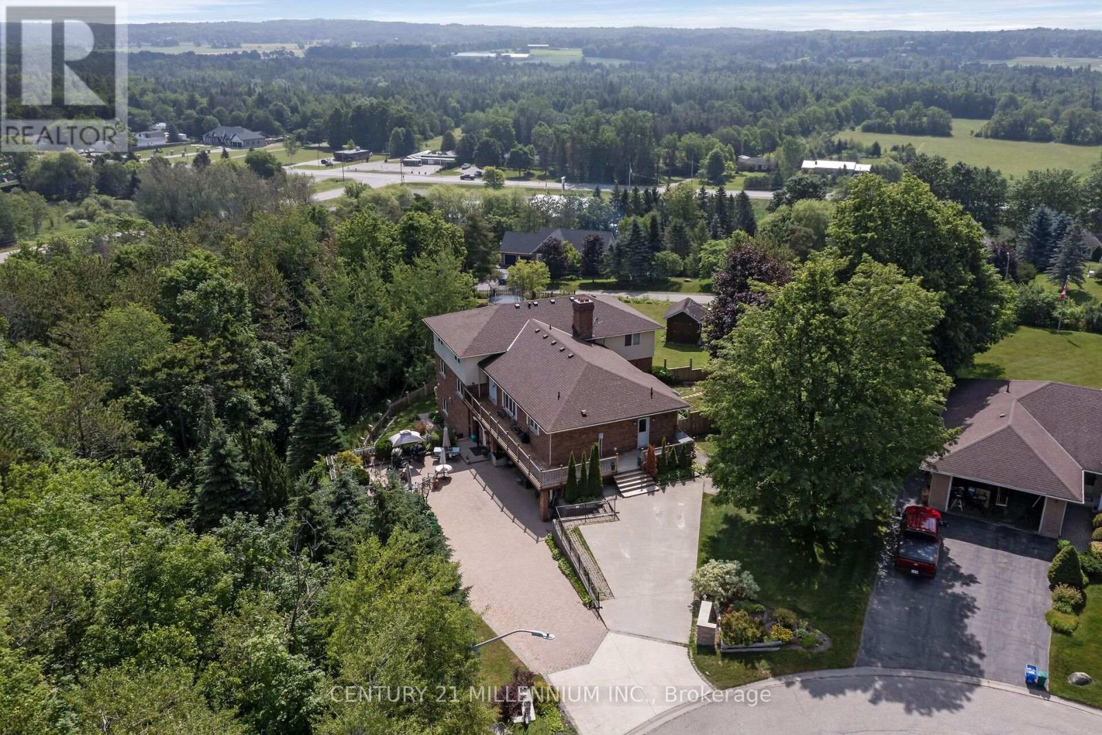 6 Kerry Court, Erin, ON photo 1