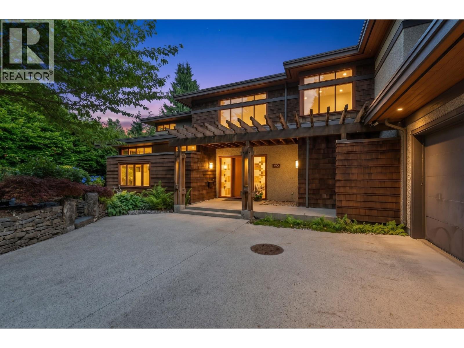 Photo of 510 EASTCOT ROAD 3