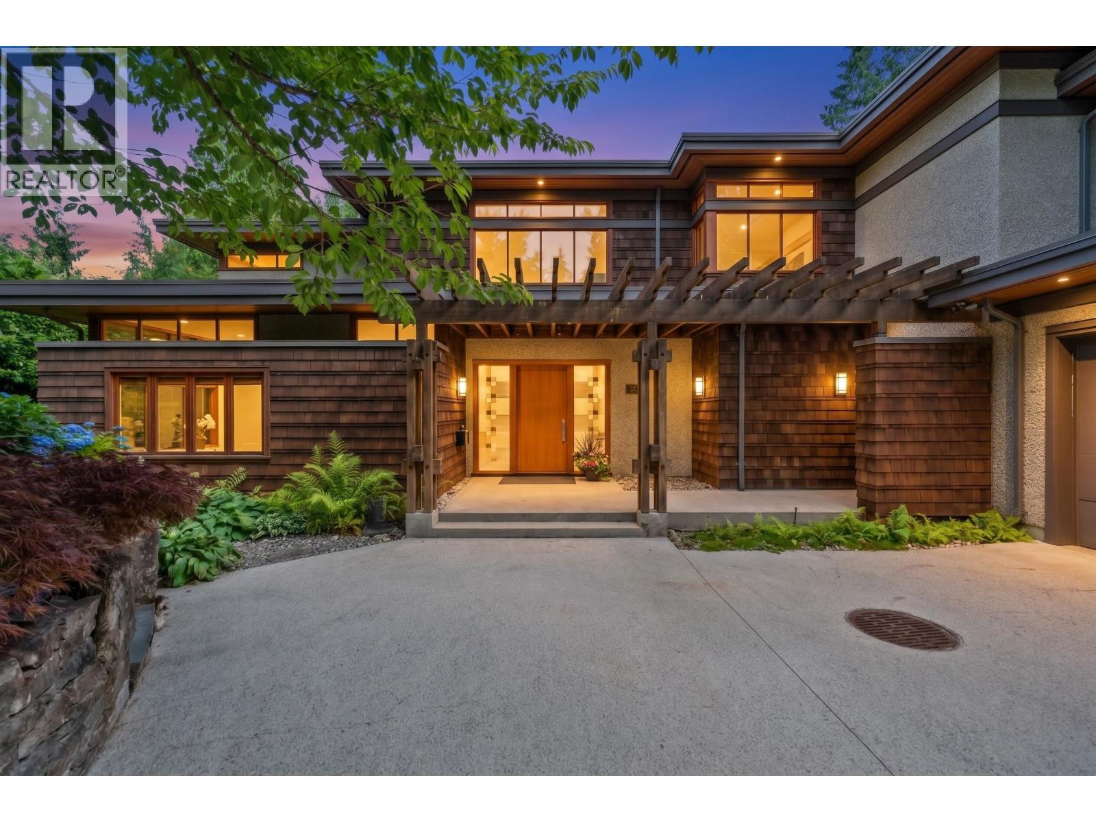Photo of 510 EASTCOT ROAD 2