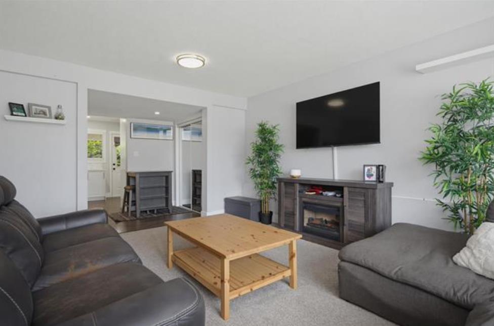 Photo of 6079 173A STREET 27