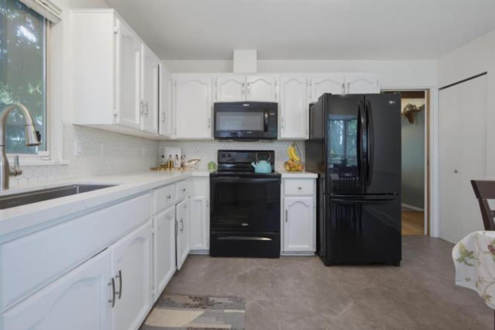 Photo of 6079 173A STREET 10