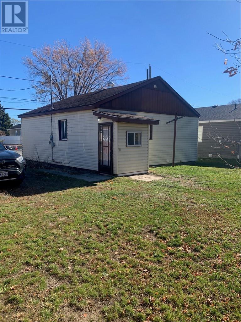 545 MEAD Boulevard, Espanola — photo 4