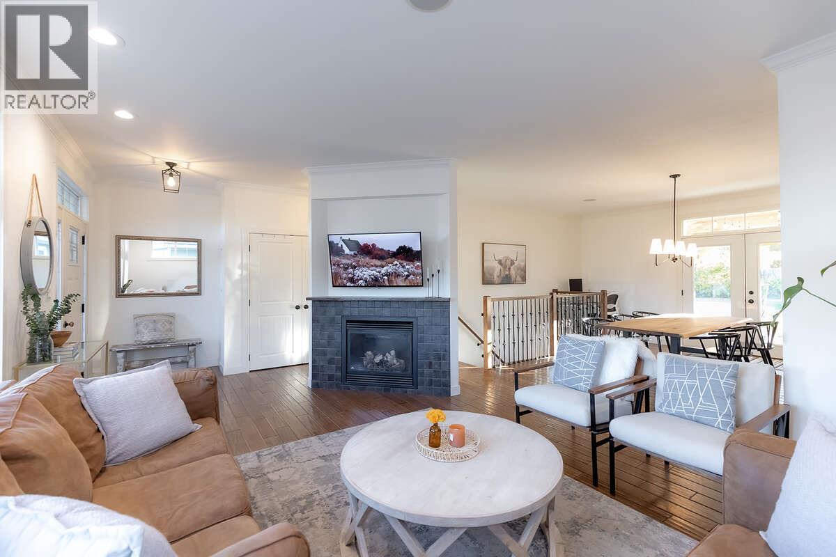 830 DEVON Street - 44