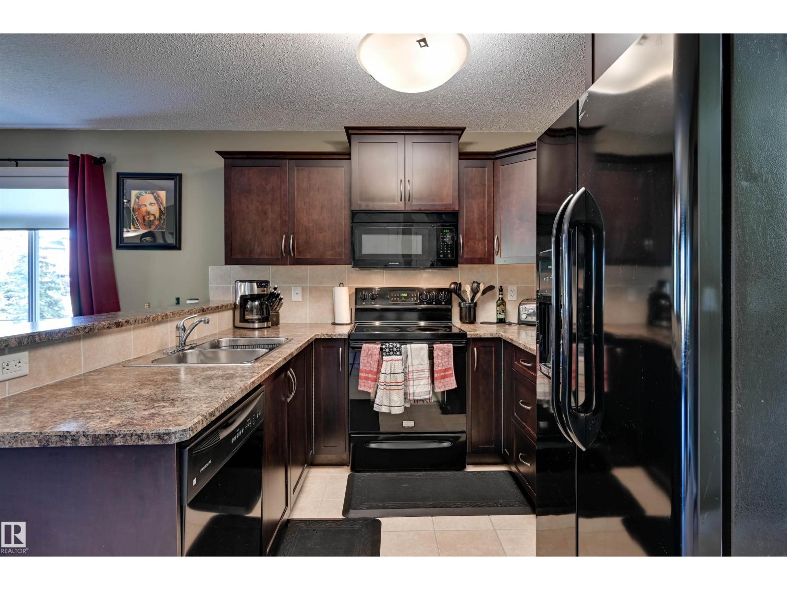 #49 – 10 Woodcrest Lane, Westpark — photo 8 of 30: Property photo