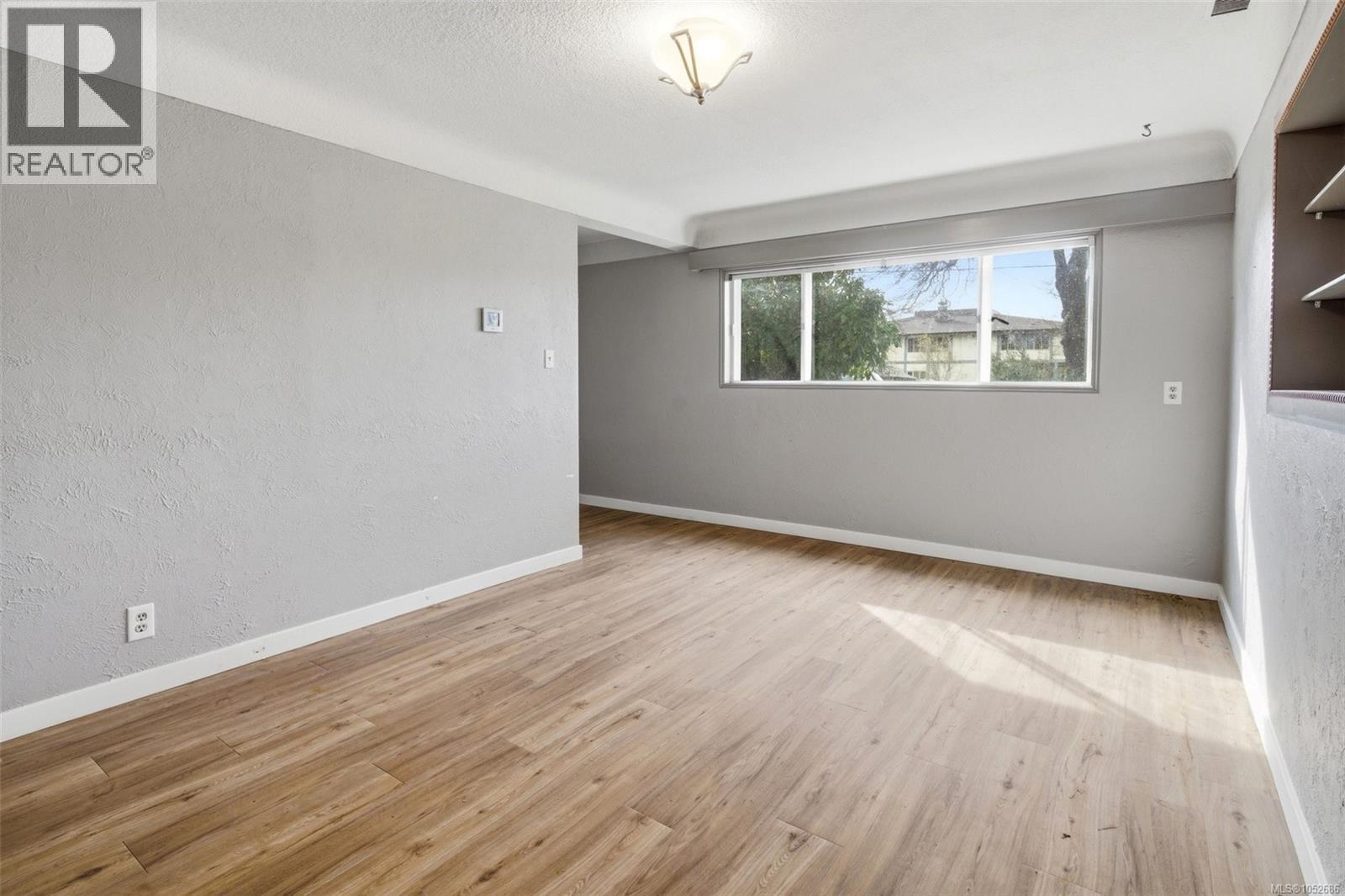 1790 Denman St - 29