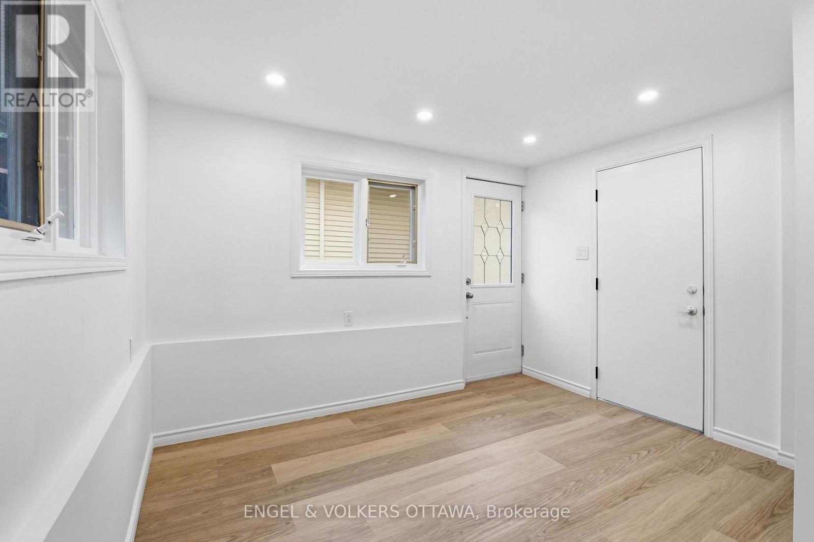 Basement Office w/side entrance