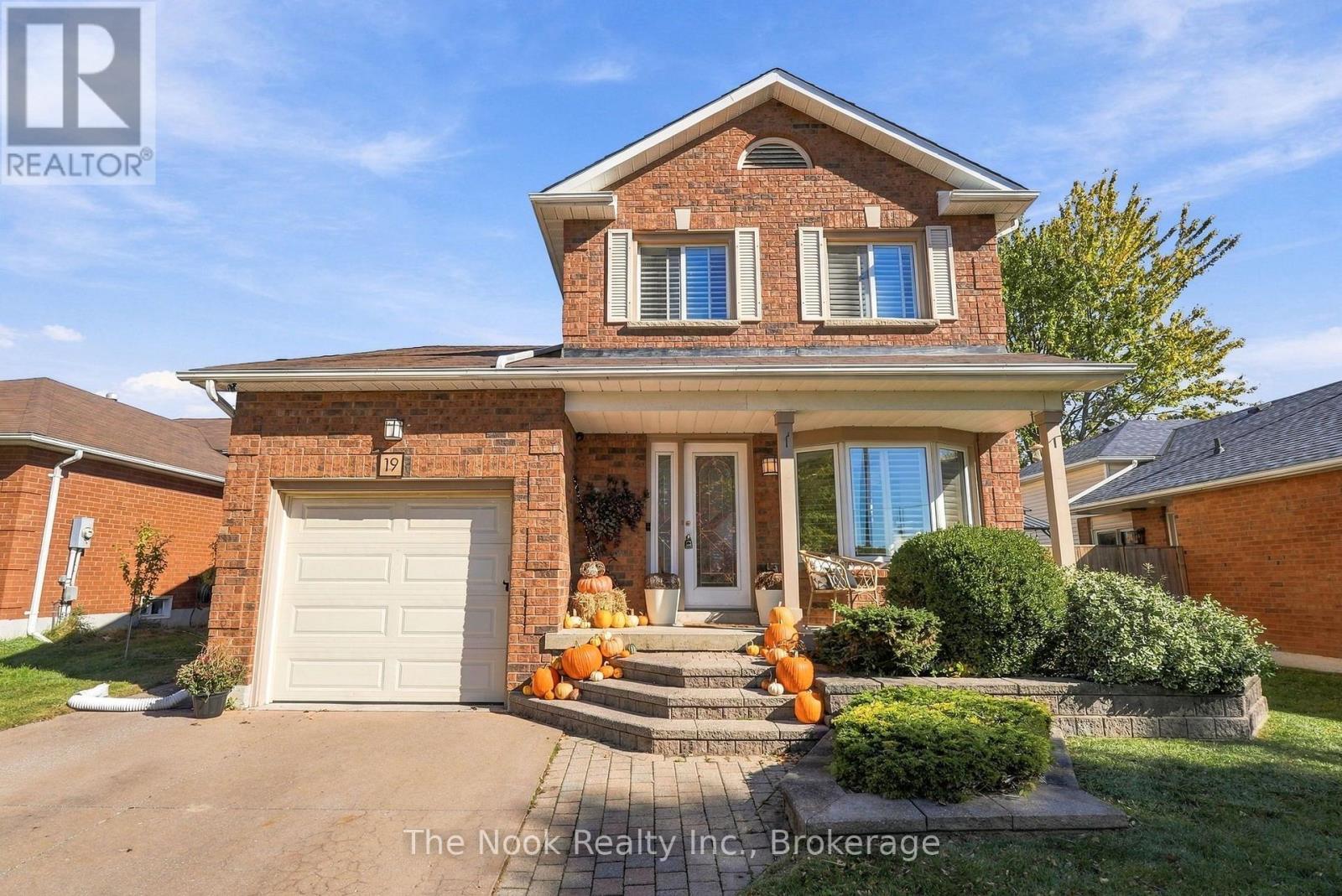19 Sandringham Drive, Clarington, ON