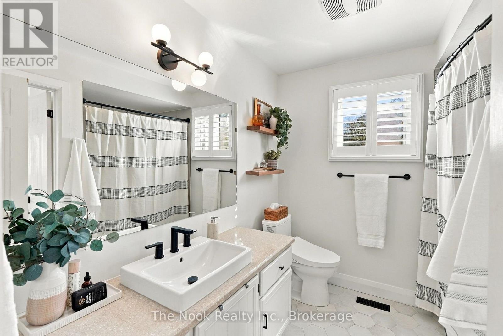 19 Sandringham Drive, Clarington, ON photo 15