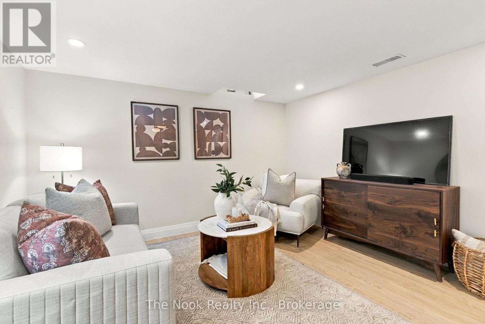 19 Sandringham Drive, Clarington, ON photo 22