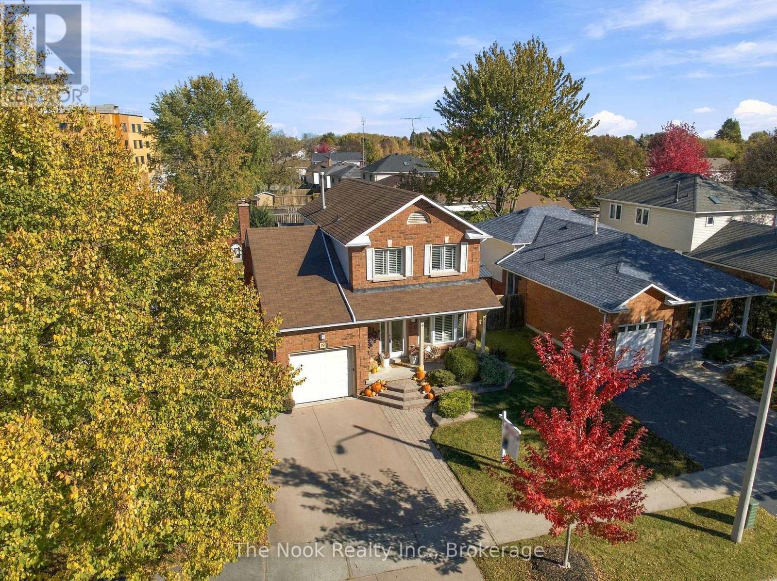19 Sandringham Drive, Clarington, ON photo 3