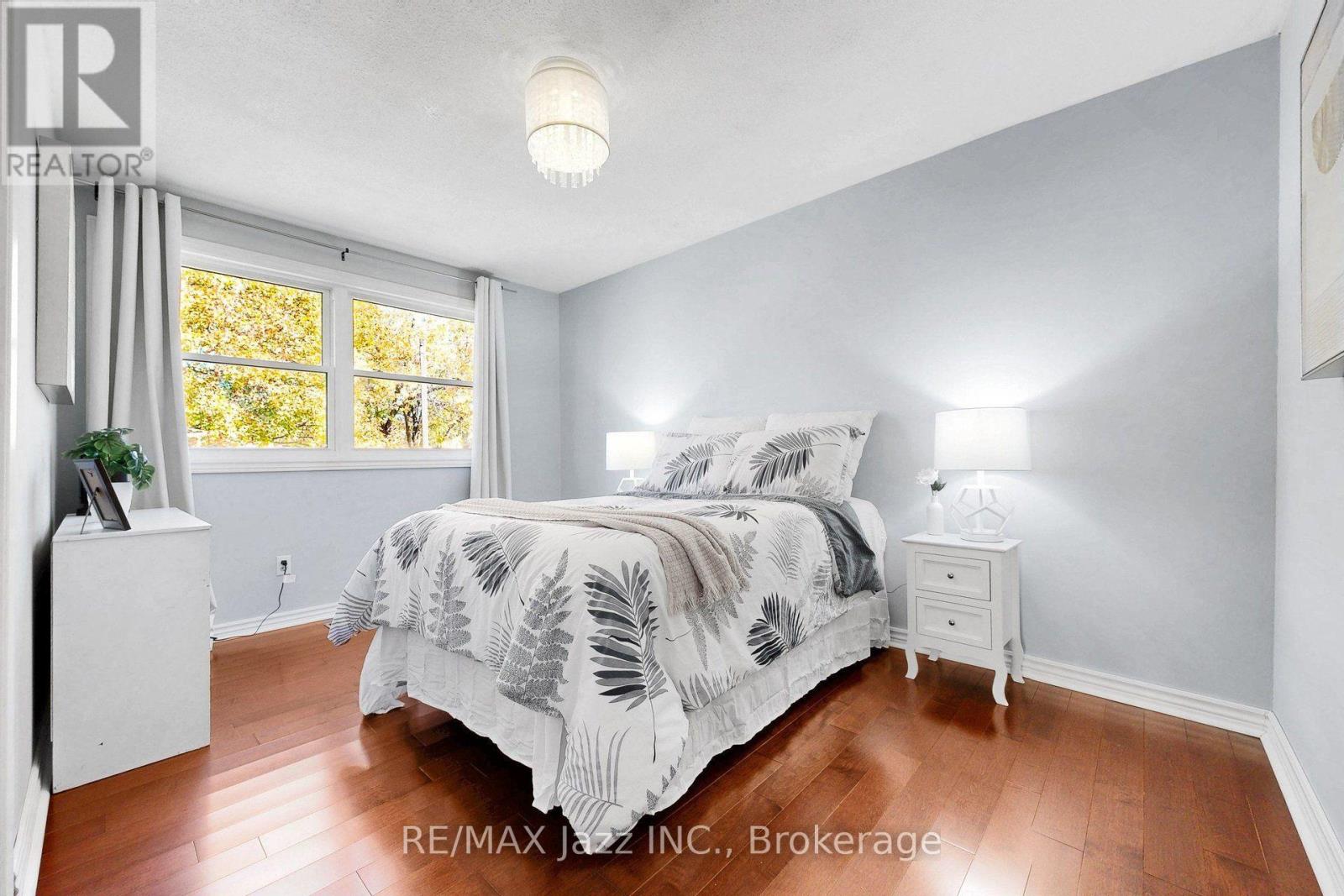 10 Trinity Crescent, Whitby, ON photo 33