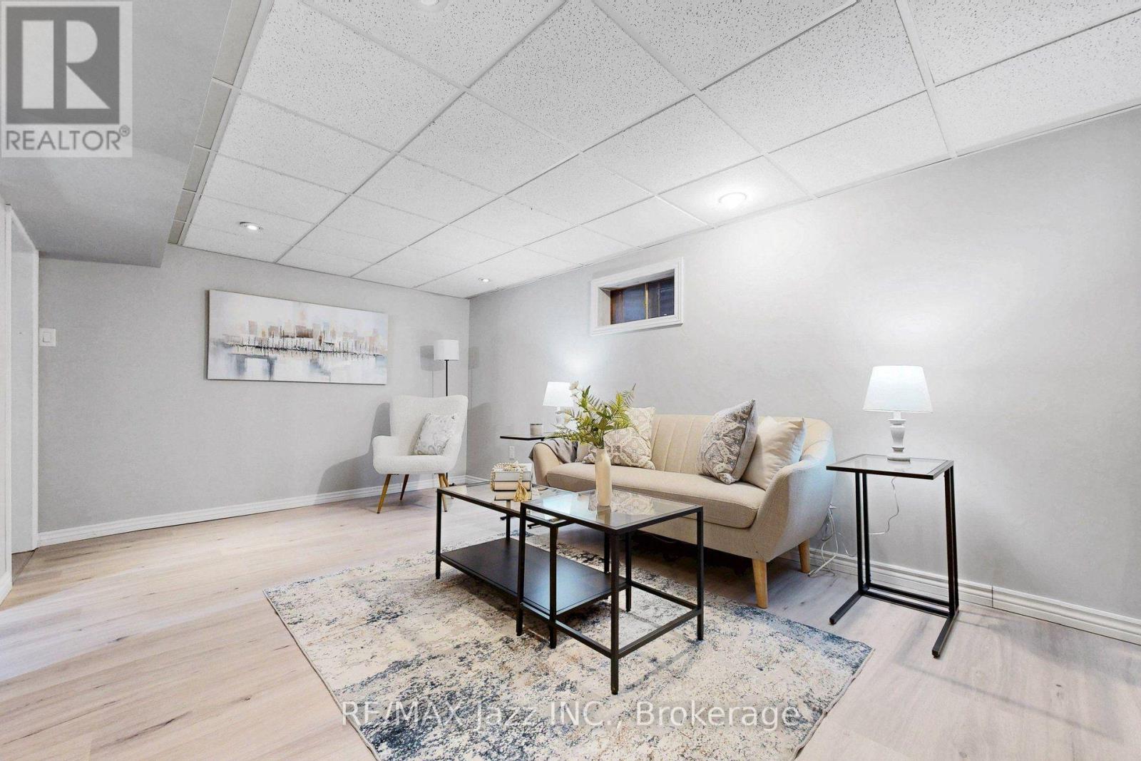 10 Trinity Crescent, Whitby, ON photo 40