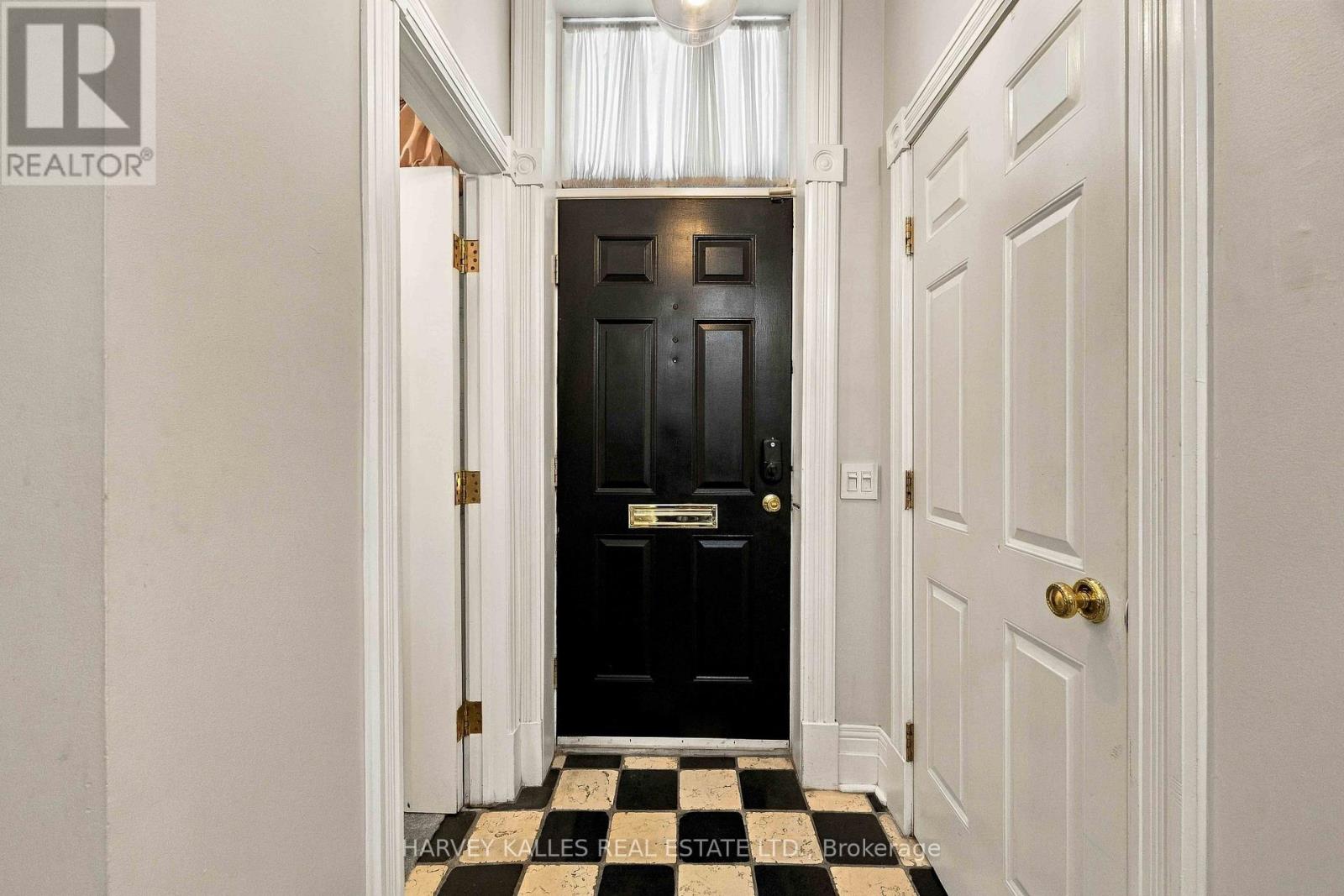 489 Ontario Street, Toronto, ON photo 3