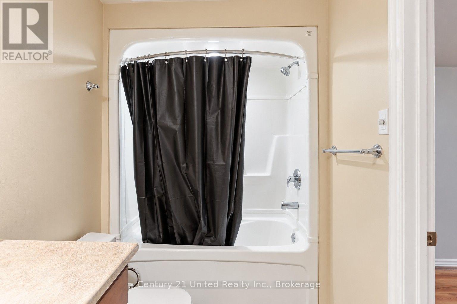 807 Highland Court, Peterborough, ON photo 33
