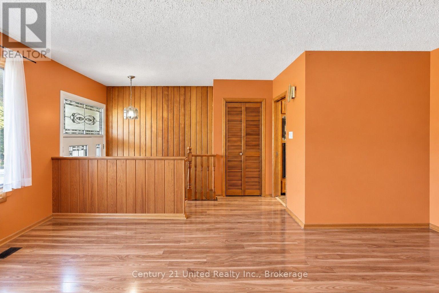 807 Highland Court, Peterborough, ON photo 6